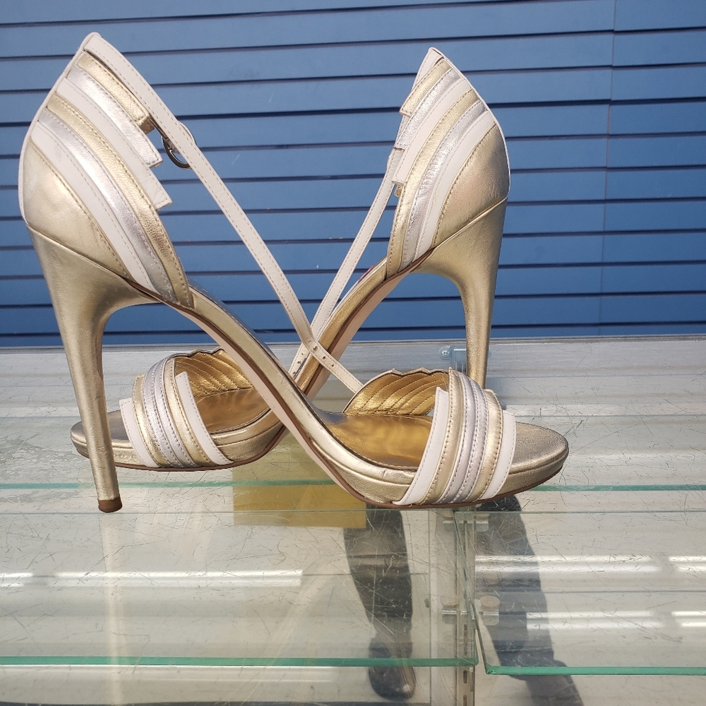 Gold Heels by Ivanka trump 8.5 - Picture 2 of 8